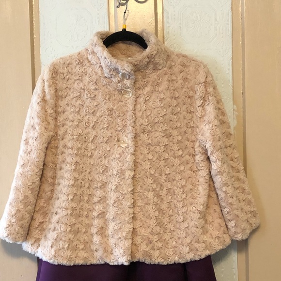 sisters Jackets & Blazers - Cream minky faux fur jacket NWOT